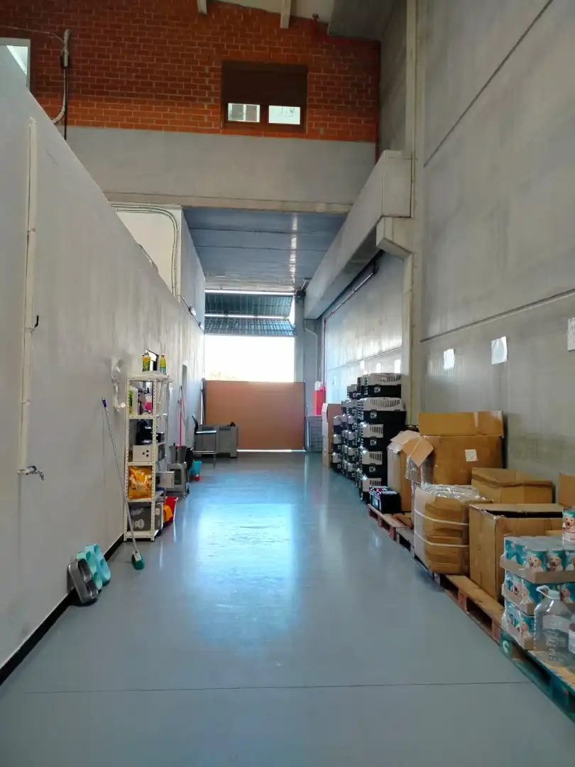 Nave industrial en traspaso en Parla con Calefacción