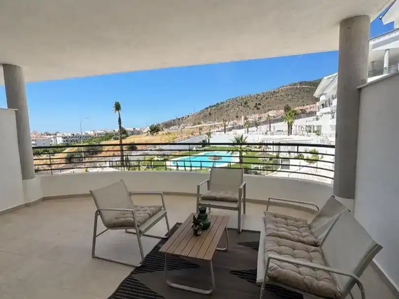 Terrassa de Àtic de lloguer en Benalmádena amb Aire condicionat, Piscina i Moblat