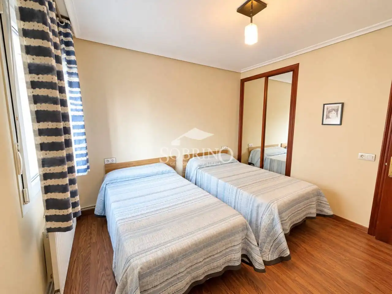 Schlafzimmer von Wohnungen zum Verkauf in Llanes mit Heizung