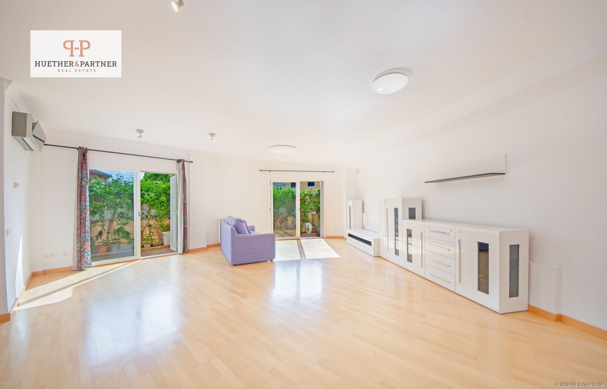 Wohnzimmer von Einfamilien-Reihenhaus zum Verkauf in  Palma de Mallorca mit Klimaanlage, Heizung und Möbliert