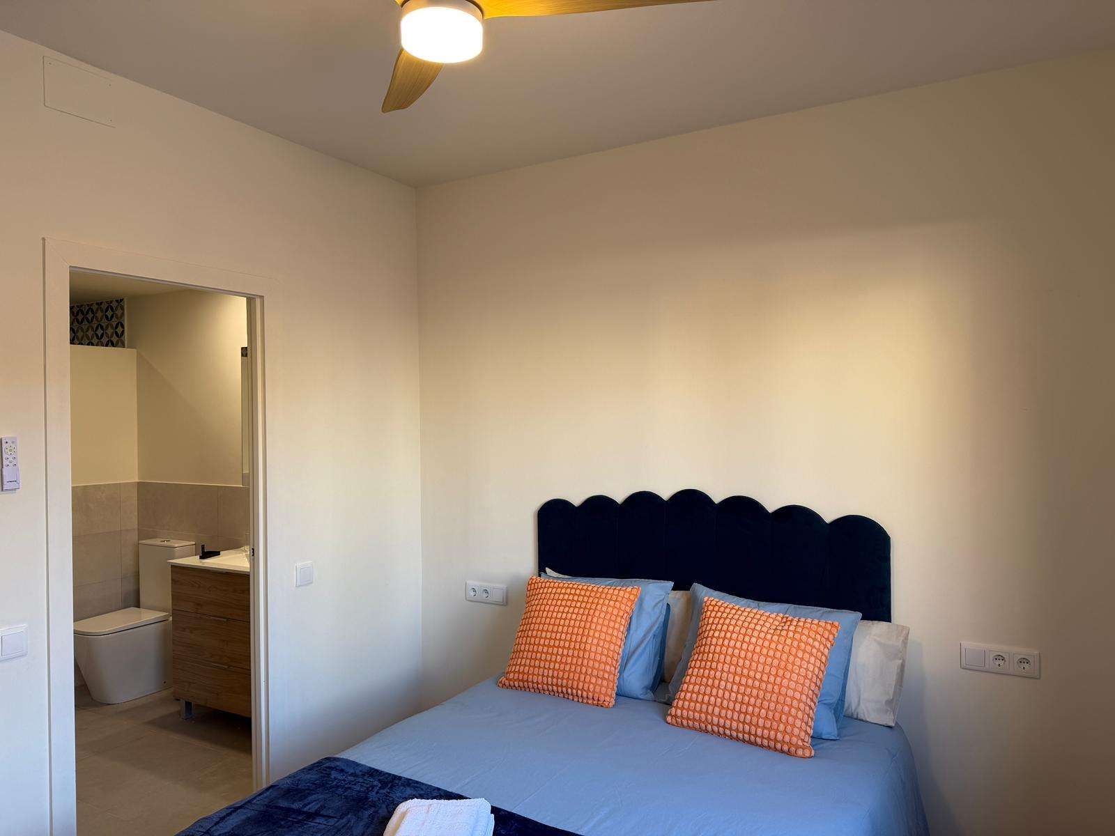 Bedroom of Flat to share in L'Hospitalet de Llobregat  with Air Conditioner and Terrace