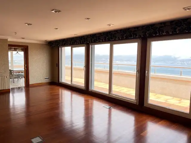 Sala de estar de Piso de alquiler en Vigo  con Aire acondicionado, Calefacción y Parquet