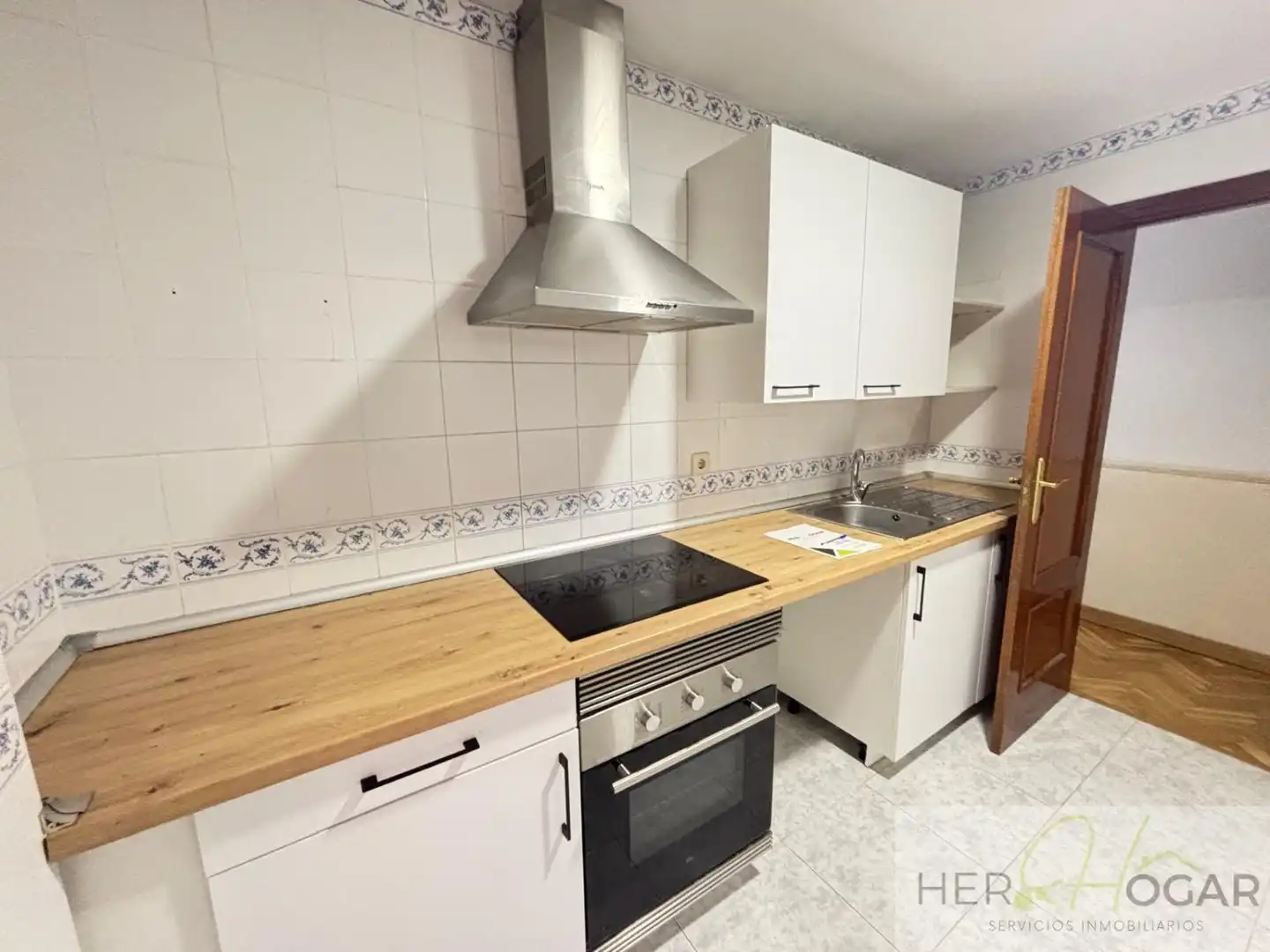 Cuina de Pis en venda en Toledo amb Calefacció, Parquet i Terrassa