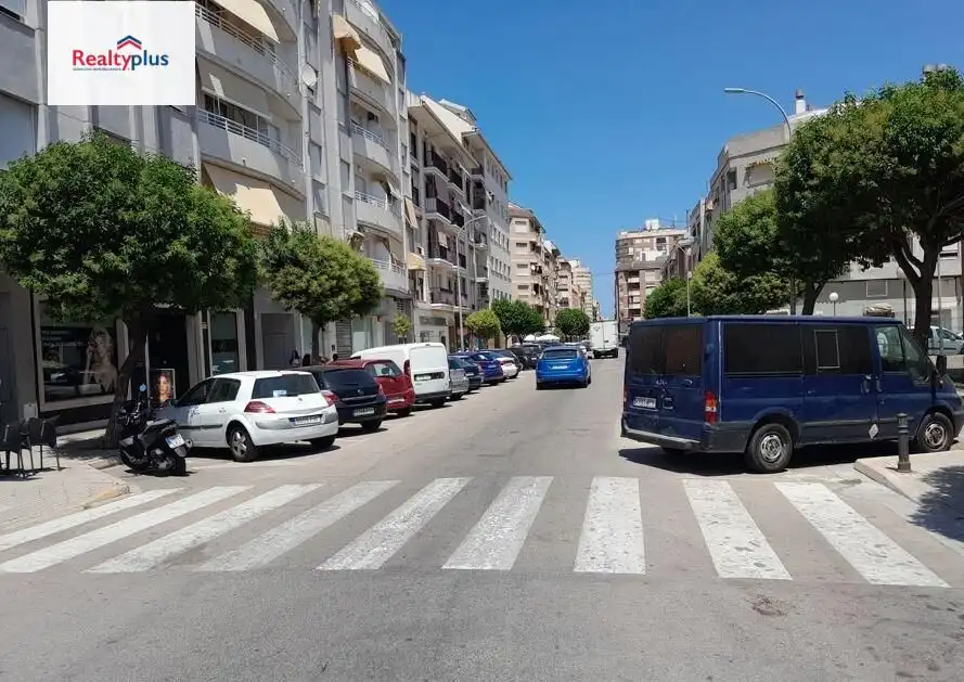 Business premises for sale in Avenida Avenida de las Esclaves 10, imagen 2