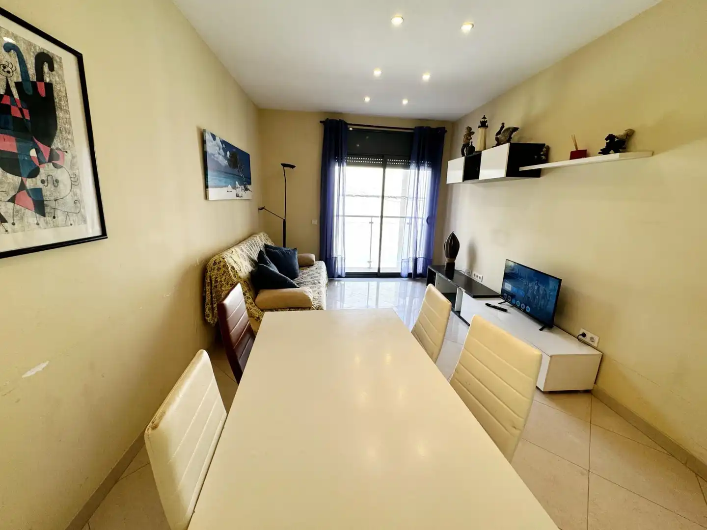 Außenansicht von Wohnung zum Verkauf in Sitges mit Klimaanlage, Heizung und Balkon