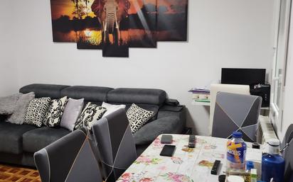 Living room of Flat for sale in  Madrid Capital