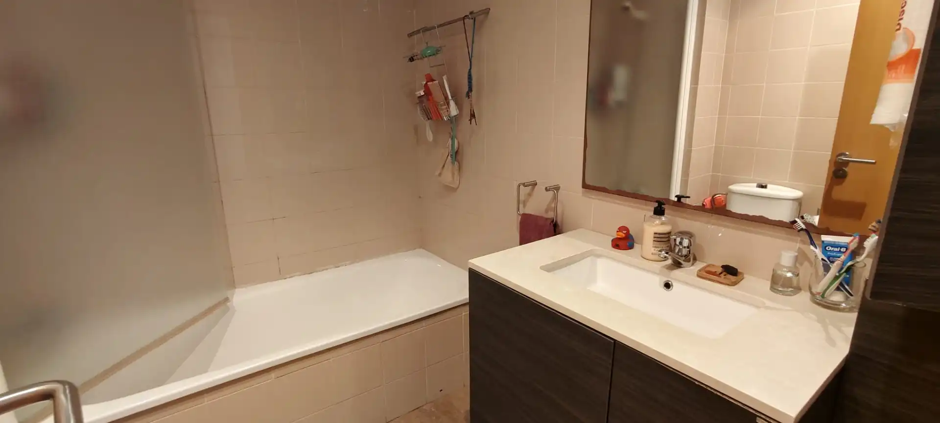 Baño de Planta baja en venta en Cervelló con Aire acondicionado, Calefacción y Parquet