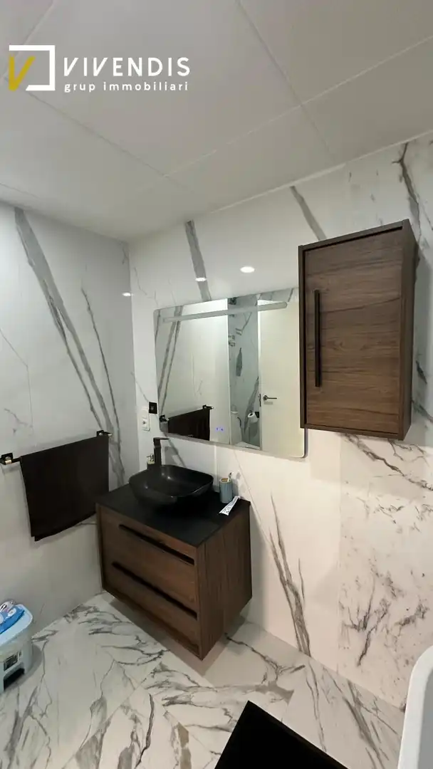 Badezimmer von Wohnung zum Verkauf in Torrefarrera mit Heizung, Abstellraum und Balkon