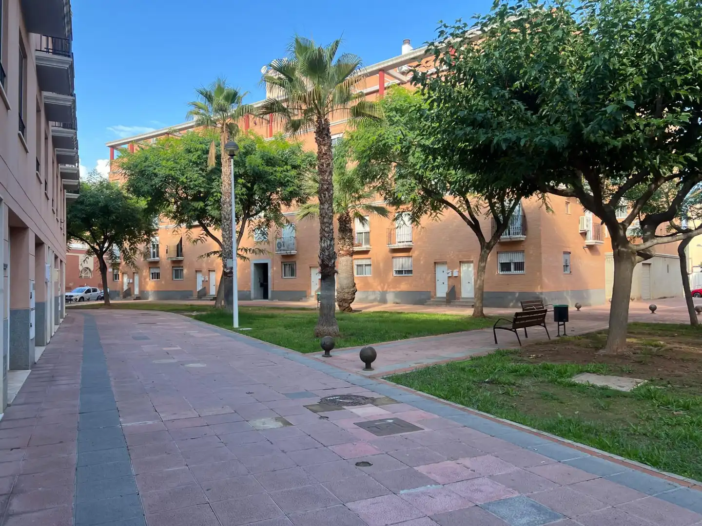 Vista exterior de Casa adosada en venda en Sagunto / Sagunt amb Aire condicionat, Calefacció i Terrassa