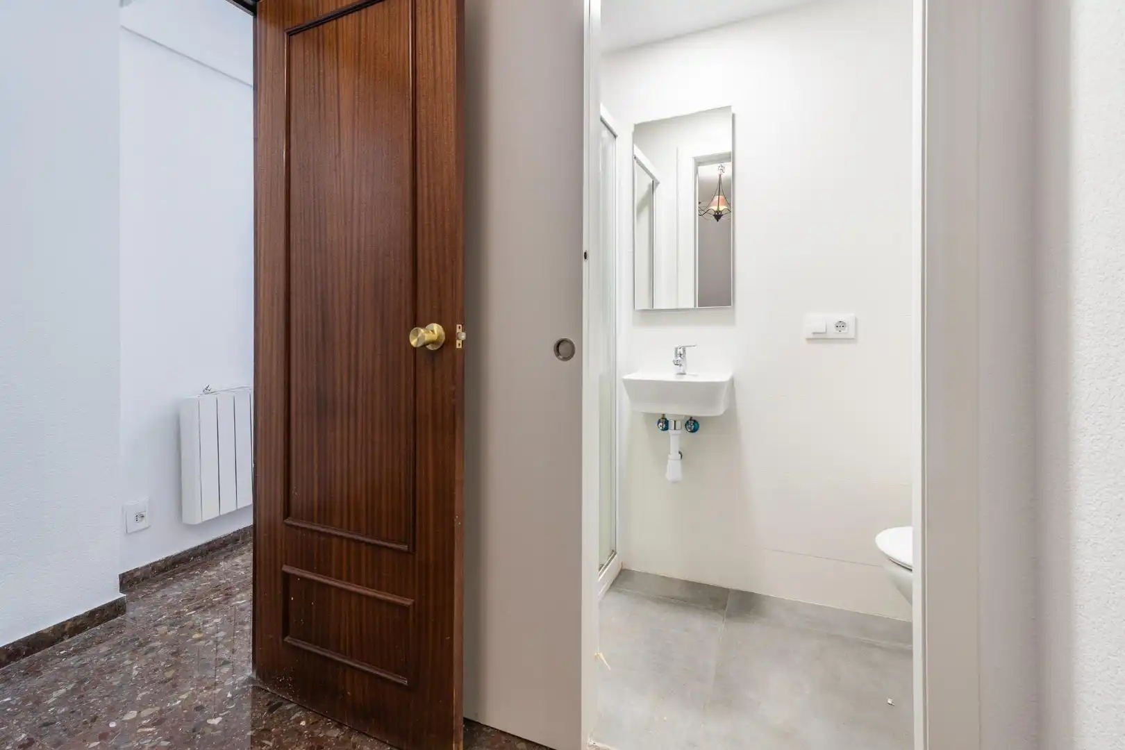Badezimmer von Wohnung zum Verkauf in Valencia mit Klimaanlage