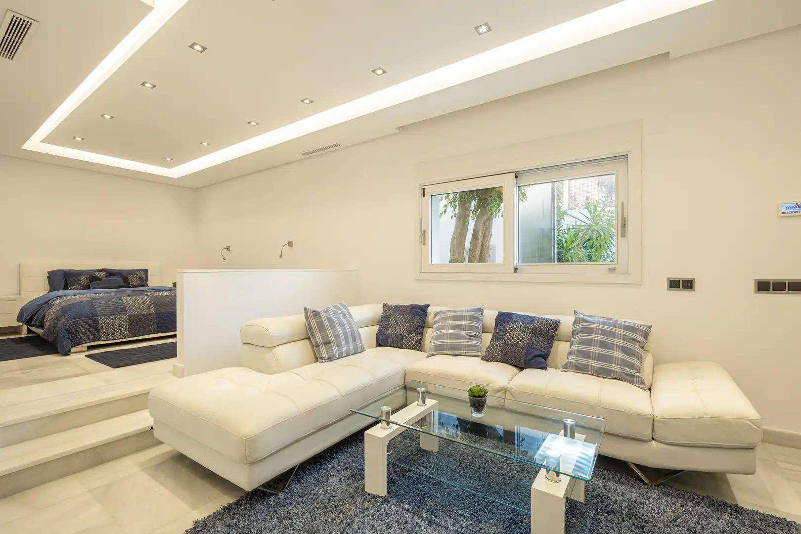 Sala d'estar de Casa o xalet en venda en Nueva Andalucía