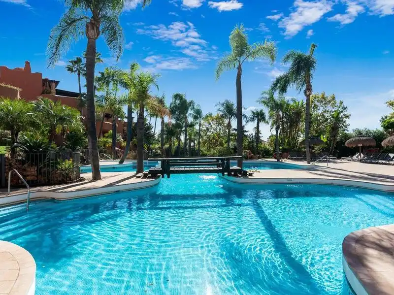 Piscina de Àtic de lloguer en Marbella amb Calefacció, Terrassa i Traster