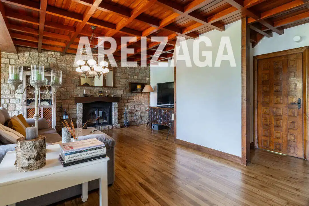 Sala de estar de Casa o chalet en venta en Errenteria con Calefacción, Terraza y Piscina
