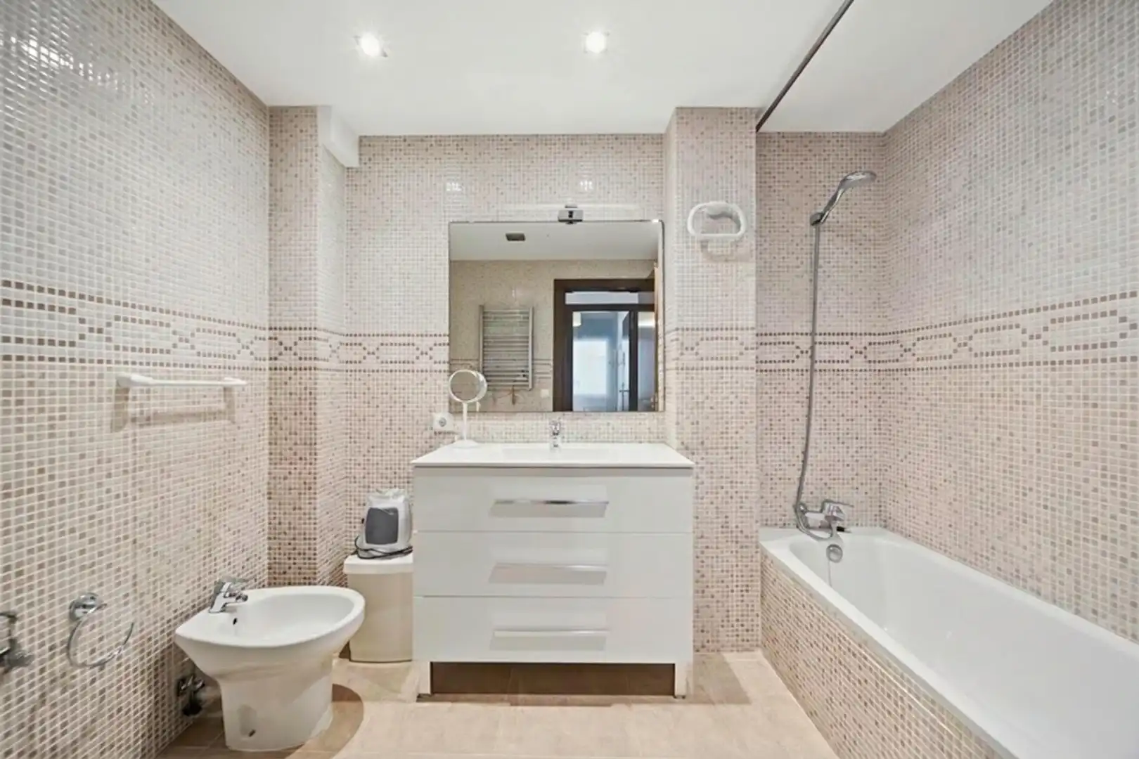 Badezimmer von Wohnungen zum Verkauf in Vilajuïga