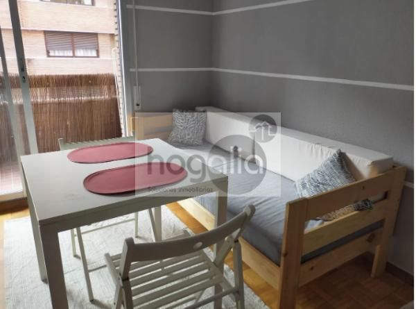 Estudi de lloguer a Triana Este