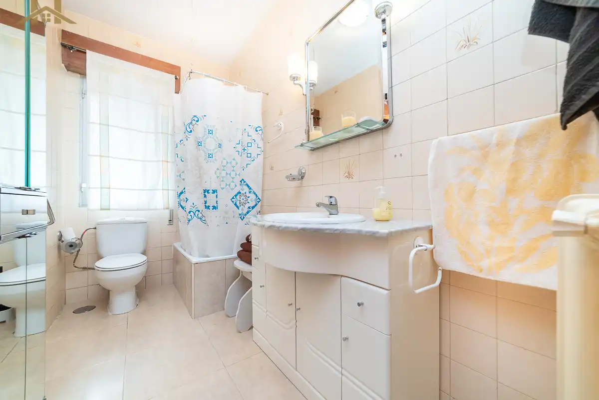Badezimmer von Wohnung zum Verkauf in Méntrida mit Klimaanlage, Heizung und Parkett