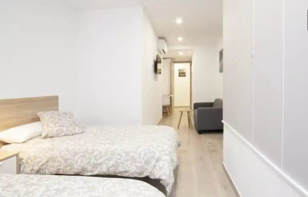 Dormitori de Dúplex en venda en L'Hospitalet de Llobregat amb Aire condicionat, Calefacció i Parquet