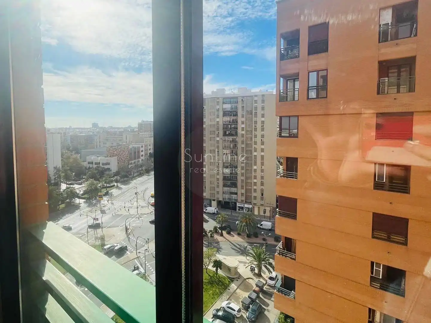 Exterior view of Flat for rent in Valencia  with Balcony and Pets allowed