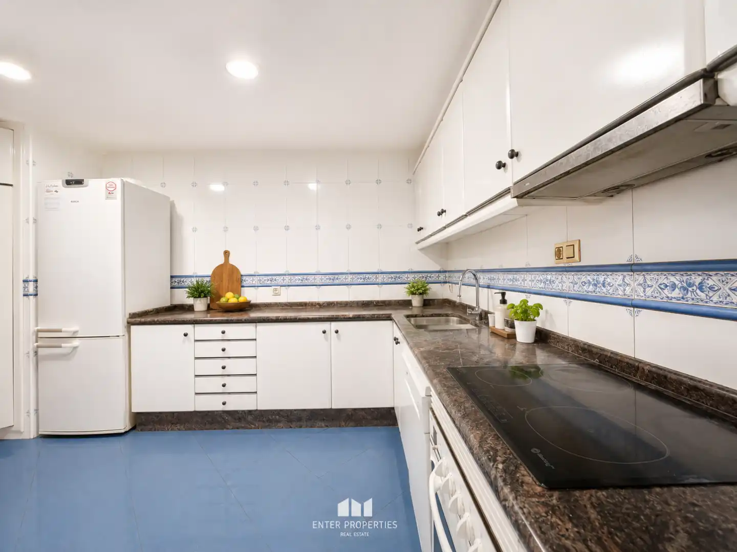 Cuina de Pis en venda en Serra amb Aire condicionat, Calefacció i Traster