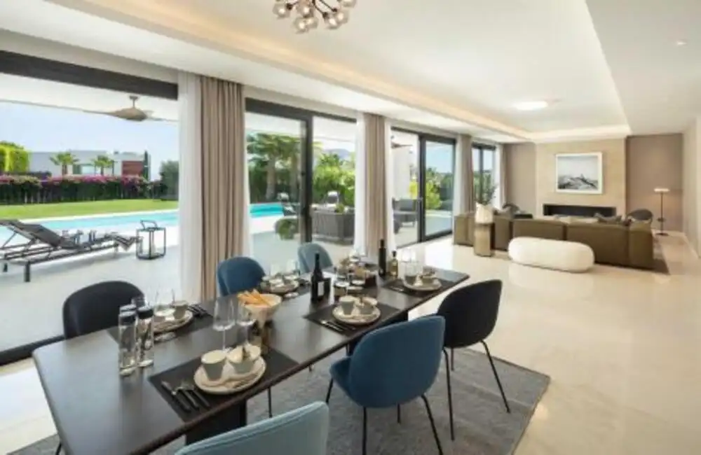 Casa con terraza en venta en Nueva Andalucía, imagen 3