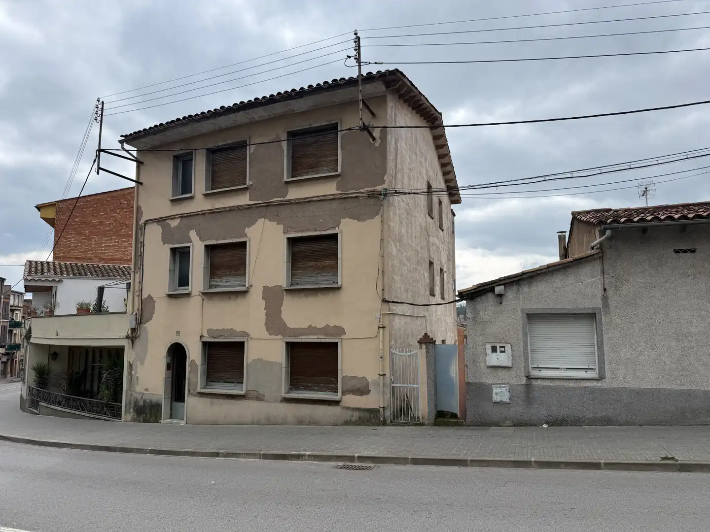 Casa aparellada amb terrassa en venda a Torelló, imagen 8