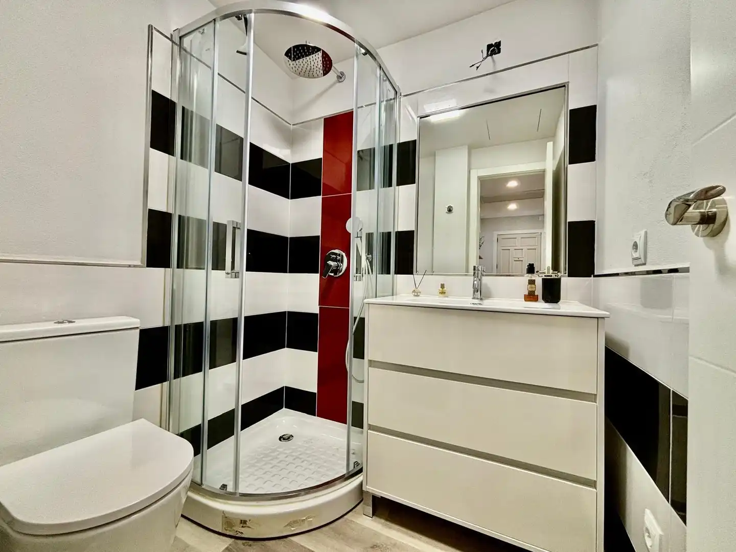 Badezimmer von Dachboden zum Verkauf in Alcúdia mit Klimaanlage, Parkett und Terrasse