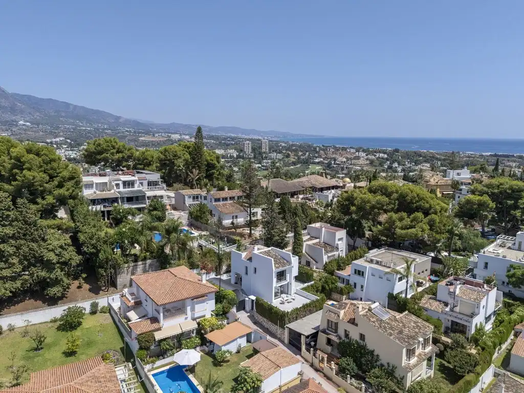 Vista exterior de Casa o chalet en venta en Marbella con Aire acondicionado, Jardín privado y Terraza