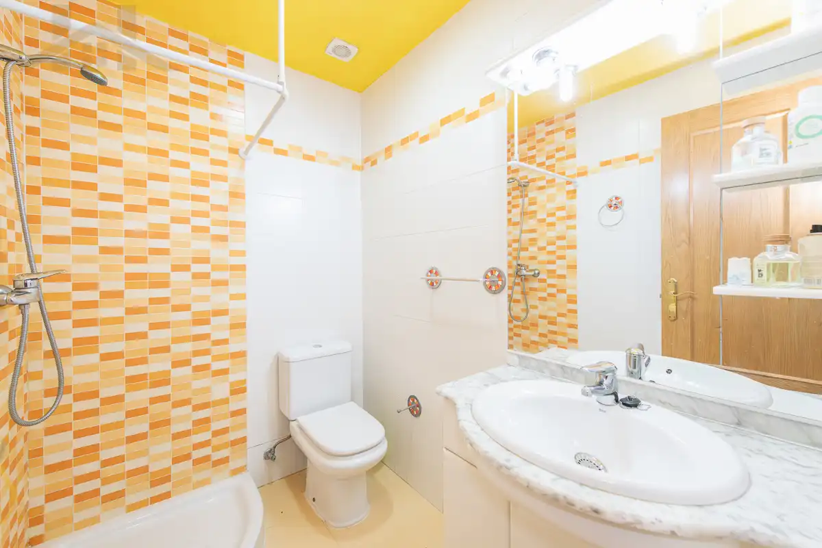 Baño de Piso en venta en Navalcarnero con Calefacción, Parquet y Trastero