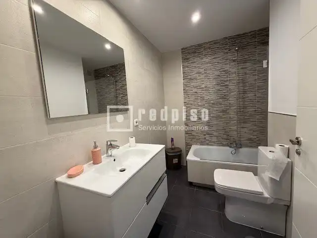 Baño de Piso de alquiler en Madrid con Aire acondicionado, Calefacción y Parquet