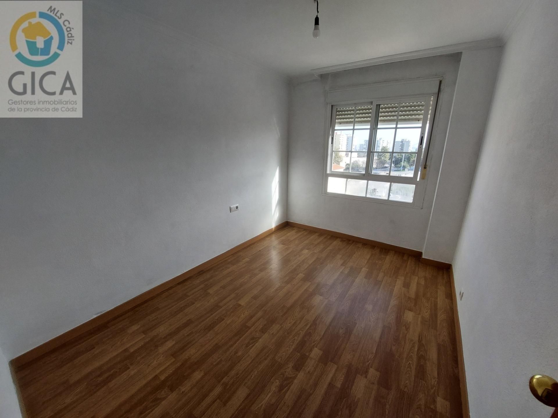 Bedroom of Flat for sale in Algeciras  with Air Conditioner