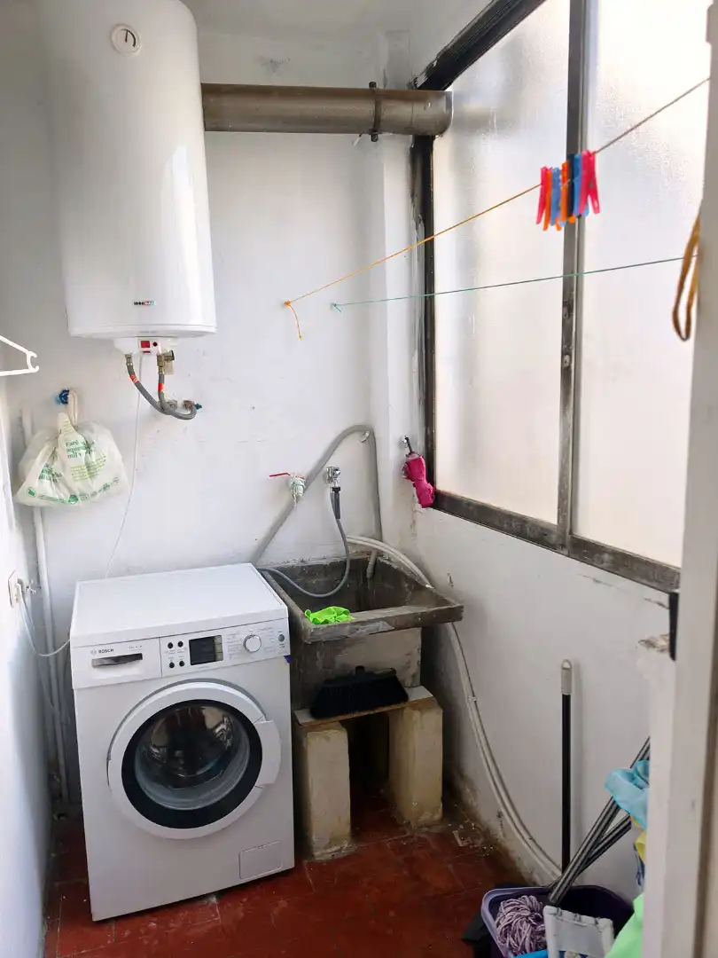 Baño de Ático en venta en Figueres con Terraza, Trastero y Horno