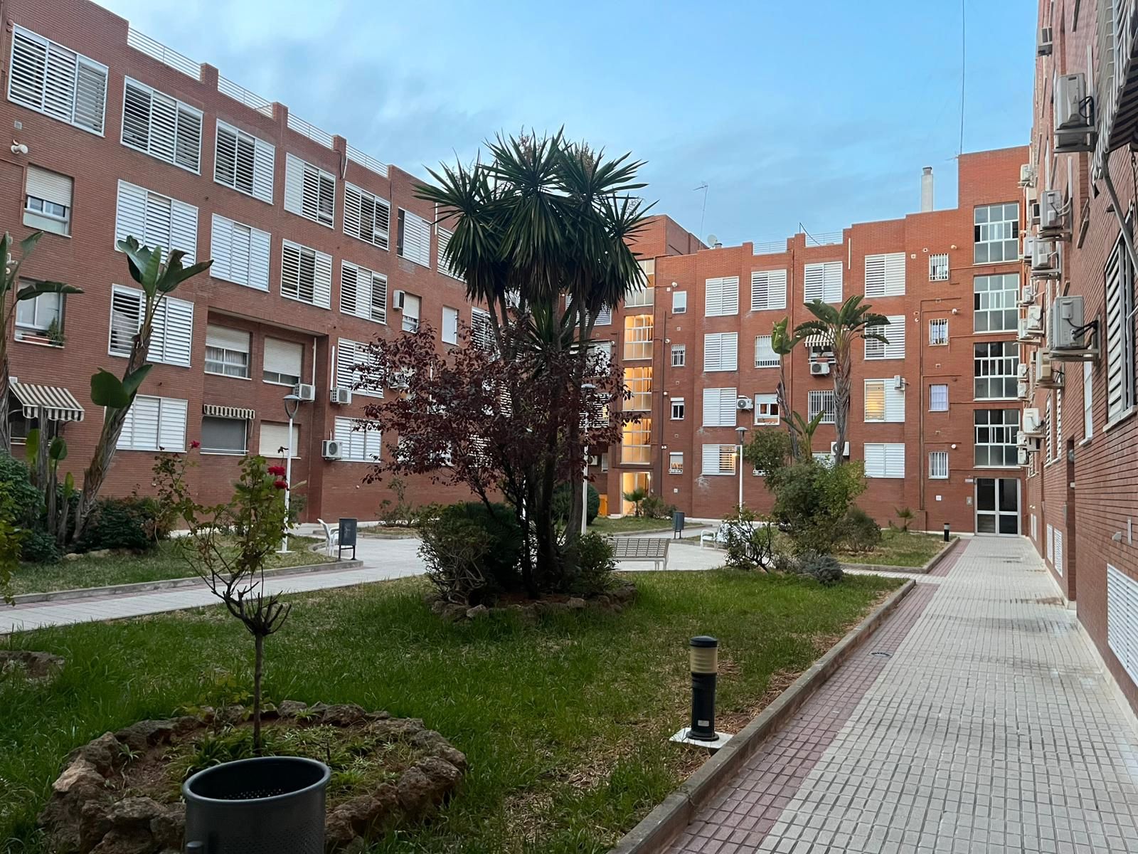 Exterior view of Flat to rent in  Sevilla Capital  with Air Conditioner, Furnished and Washing machine