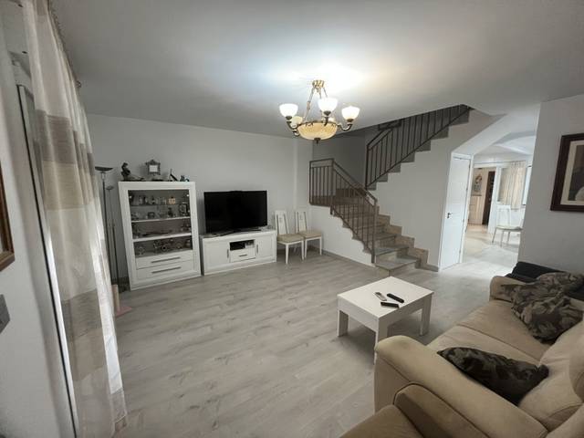 Casa adosada en Venta en Cieza