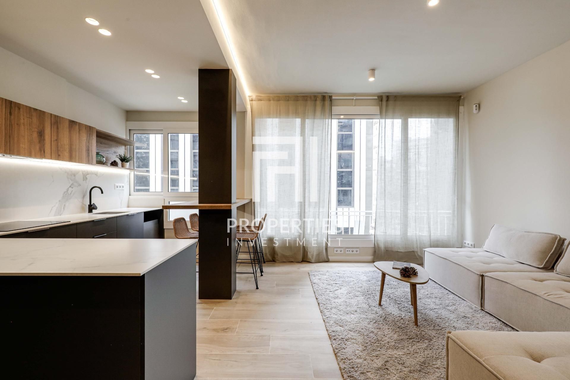 Vista exterior de Piso en venta en  Barcelona Capital con Calefacción, Parquet y Trastero