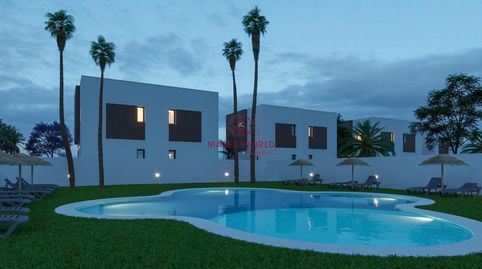 Nuevas villas adosadas junto al mar en La Marina  Playa El Pinet