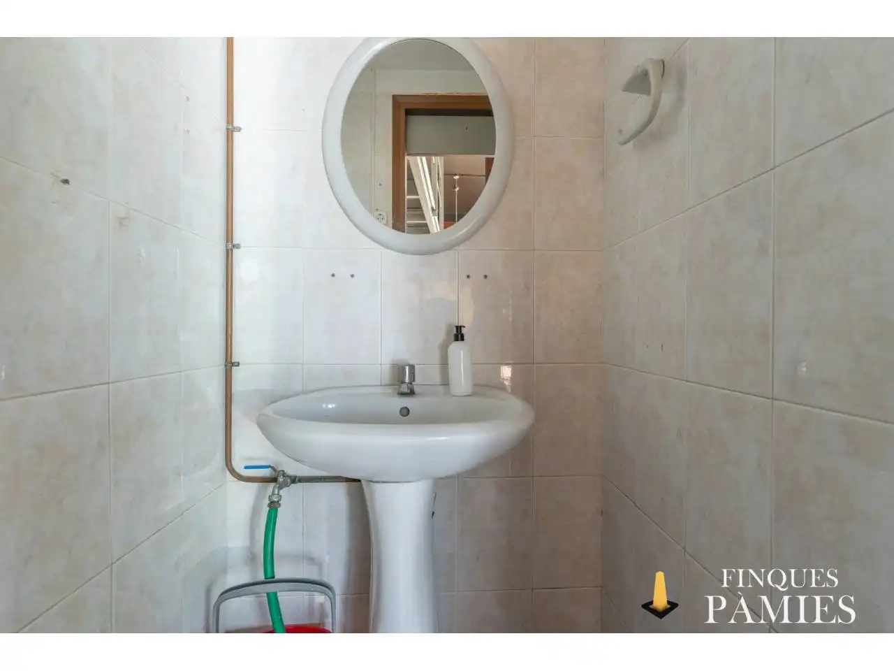 Baño de Local en venta en Les Borges del Camp con Aire acondicionado y Alarma