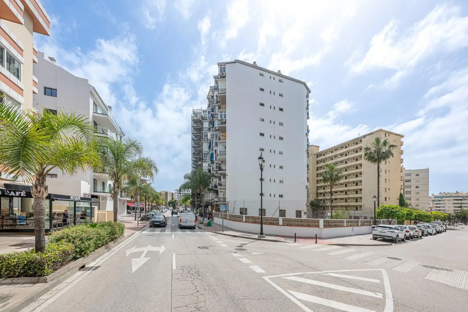 Vista exterior de Estudi en venda en Fuengirola amb Aire condicionat, Moblat i Piscina comunitària