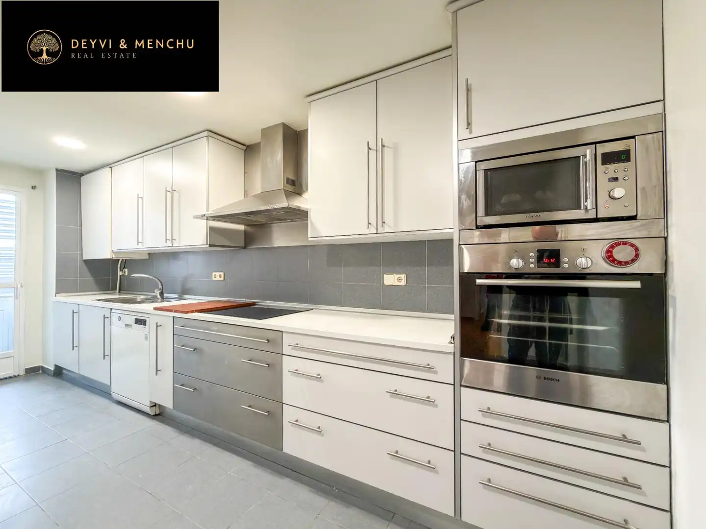 Cocina de Ático de alquiler en Pozuelo de Alarcón con Aire acondicionado, Jardín privado y Parquet