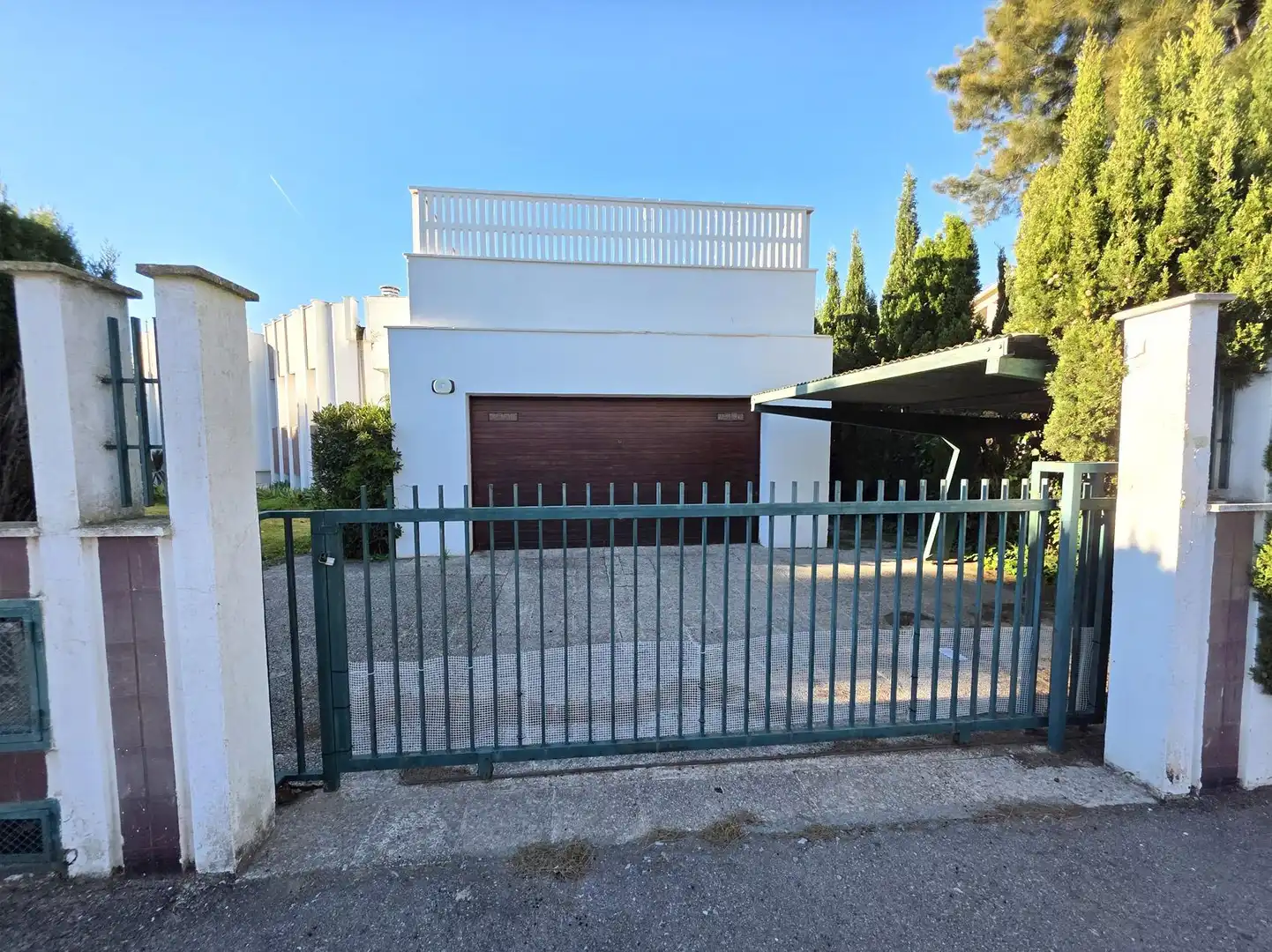 Vista exterior de Casa o xalet en venda en Castellón de la Plana / Castelló de la Plana amb Jardí privat, Terrassa i Piscina