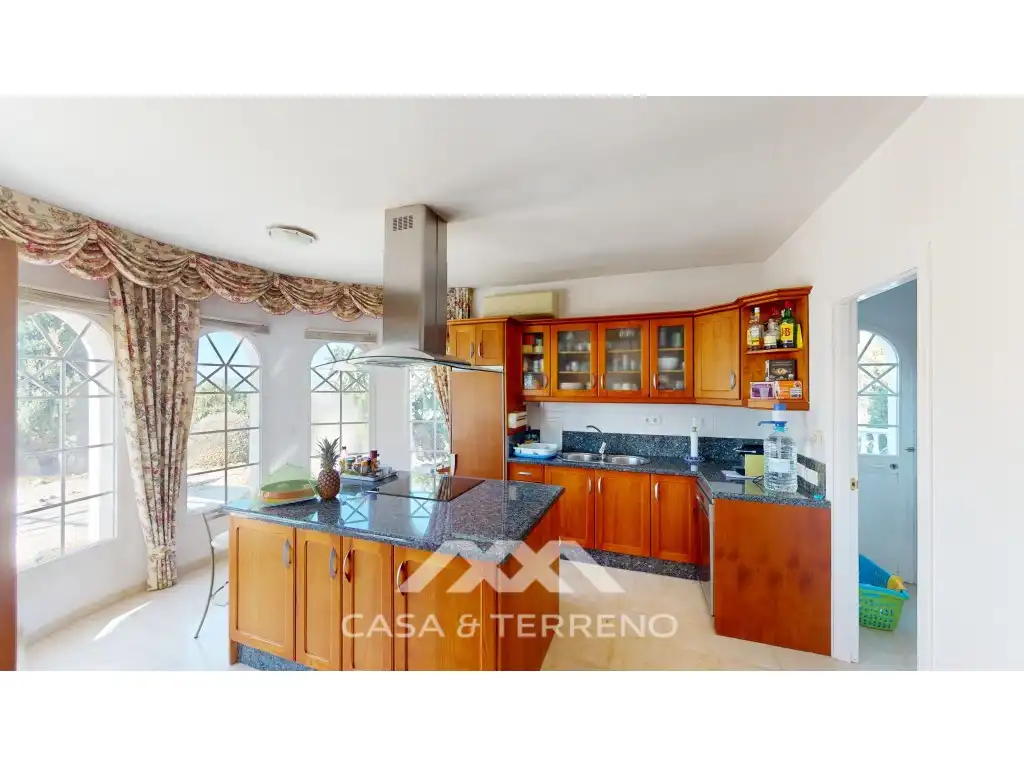 Cocina de Casa o chalet en venta en Algarrobo con Aire acondicionado, Jardín privado y Terraza