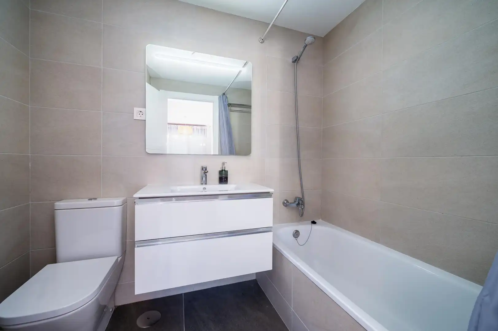 Baño de Piso en venta en  Palma de Mallorca con Aire acondicionado, Calefacción y Parquet