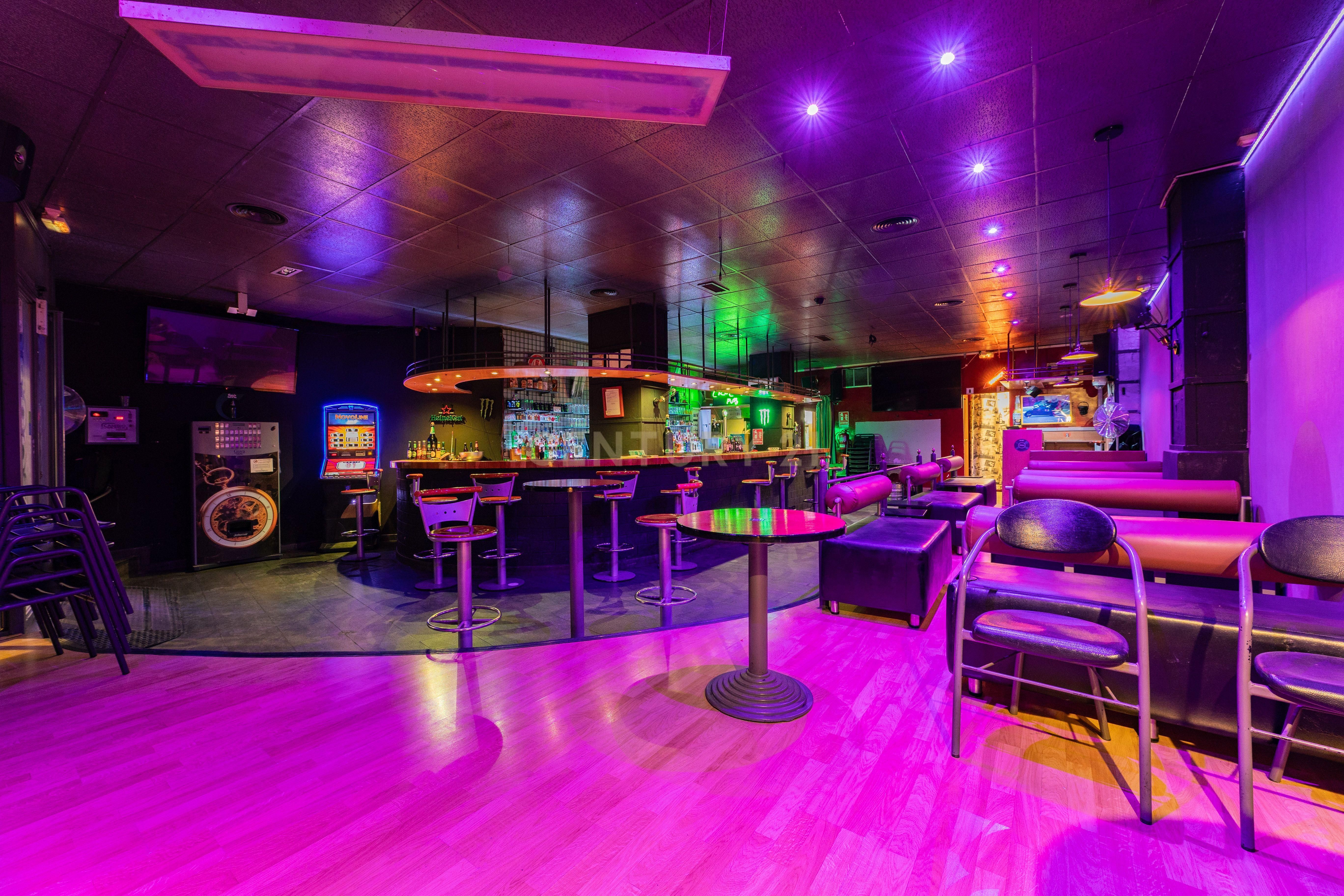 Premises for sale in  Valencia Capital  with Air Conditioner