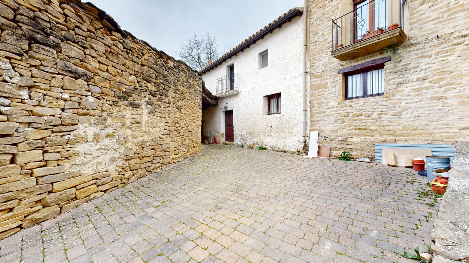 Exterior view of House or chalet for sale in Leoz / Leotz  with Private garden, Storage room and Balcony