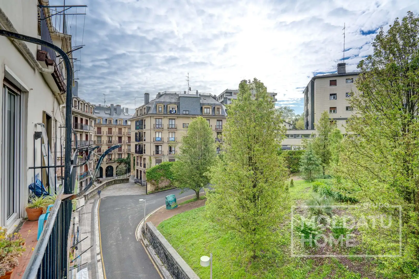 Vista exterior de Pis en venda en Donostia - San Sebastián  amb Calefacció i Moblat