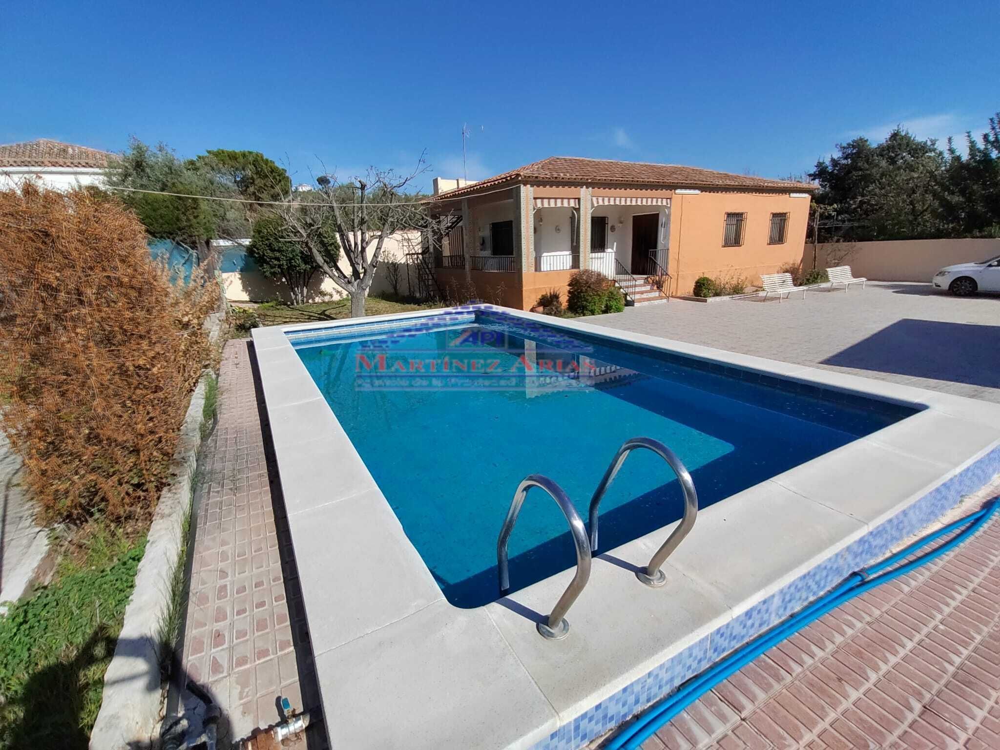 Swimming pool of House or chalet for sale in  Jaén Capital  with Air Conditioner, Private garden and Swimming Pool
