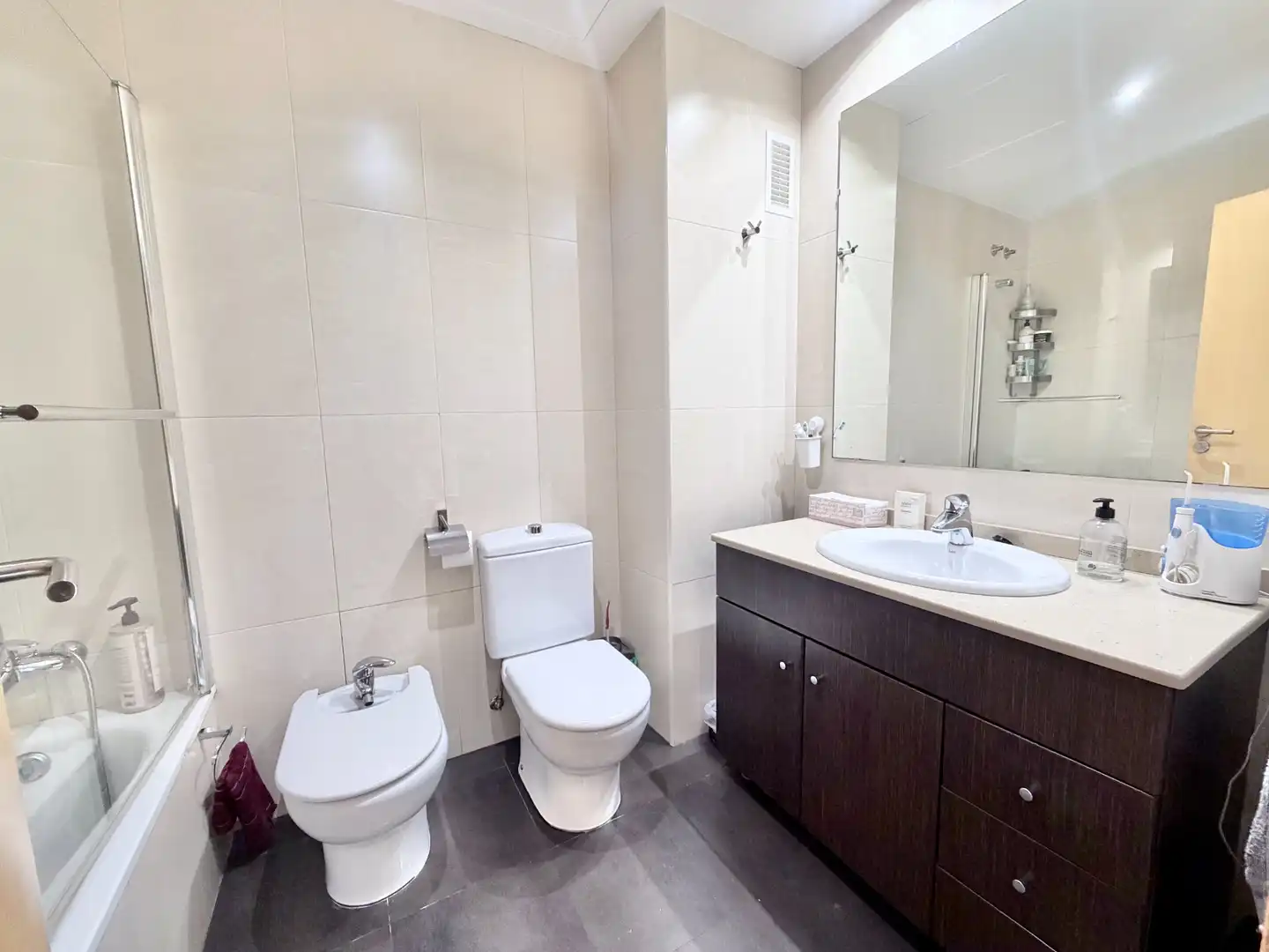 Bathroom of Ground floor for sale in Badalona  with Air Conditioner, Heating and Private garden