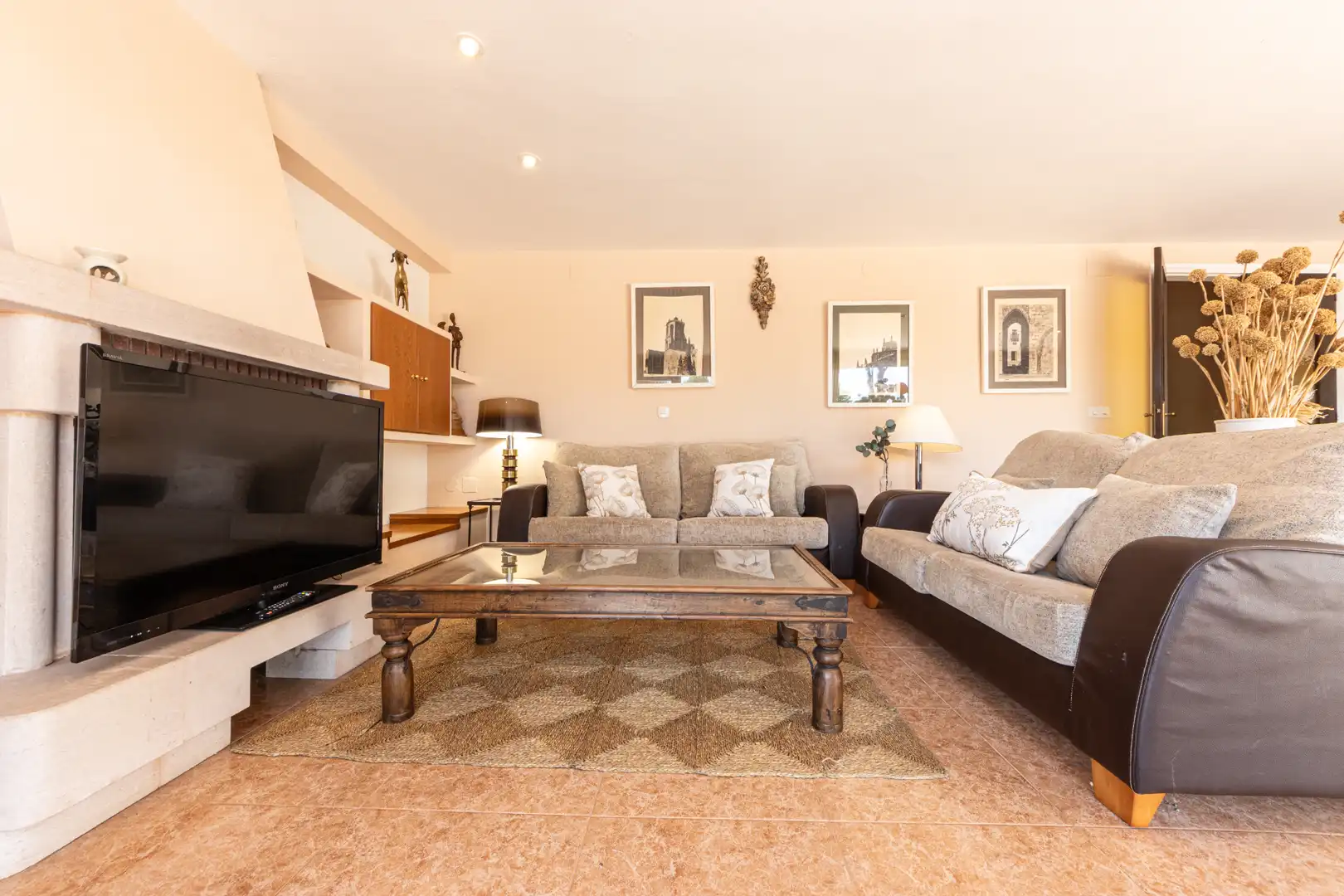 Sala d'estar de Casa adosada en venda en Salou amb Jardí privat, Terrassa i Traster