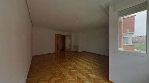 Photo 3 of Flat for sale in C/ Pescara, Pueblo Nuevo,  Madrid Capital