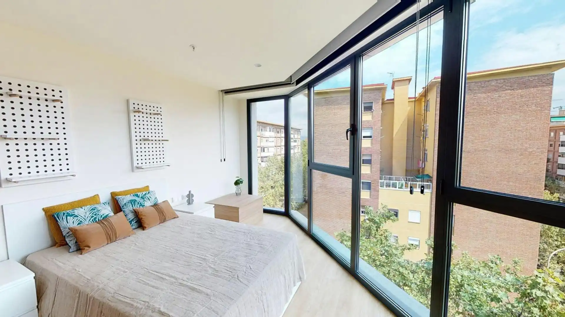 Schlafzimmer von Wohnung zur Miete in Barcelona mit Klimaanlage, Heizung und Privatgarten