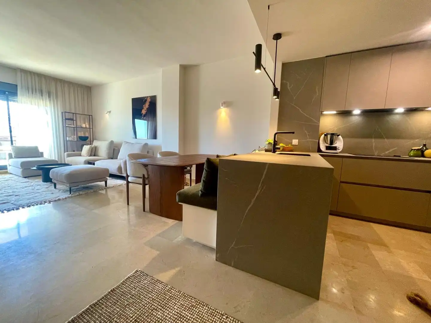 Wohnzimmer von Erdgeschoss zum Verkauf in Manilva mit Heizung, Terrasse und Abstellraum